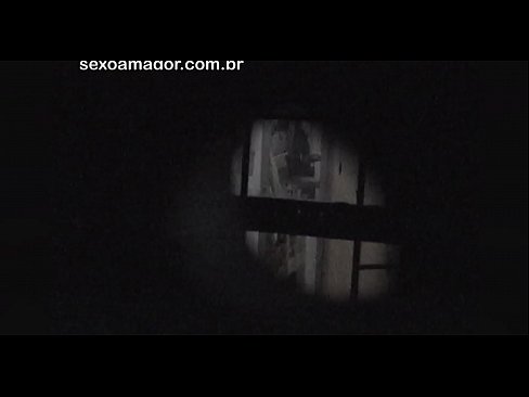 ❤️ Blondie tiġi filmata segretament minn voyeur tal-viċinat moħbi wara briks vojta Porn magħmul fid-dar fil-porn mt.robosexshop.ru ❌️❤